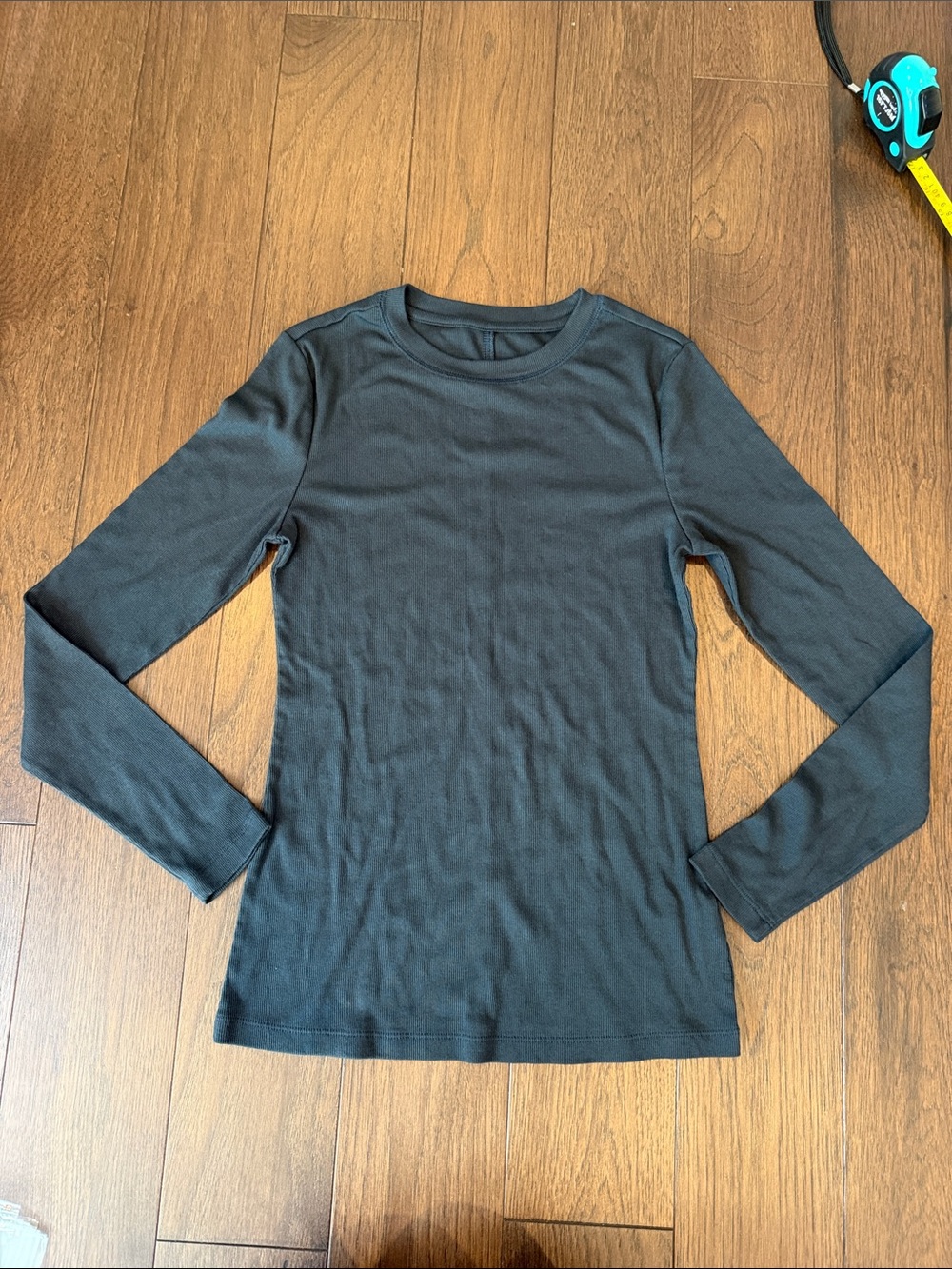 Universal Thread Gray Long-Sleeve Crewneck Tee Size Small - P306